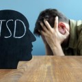 What are the warning signs for ptsd?